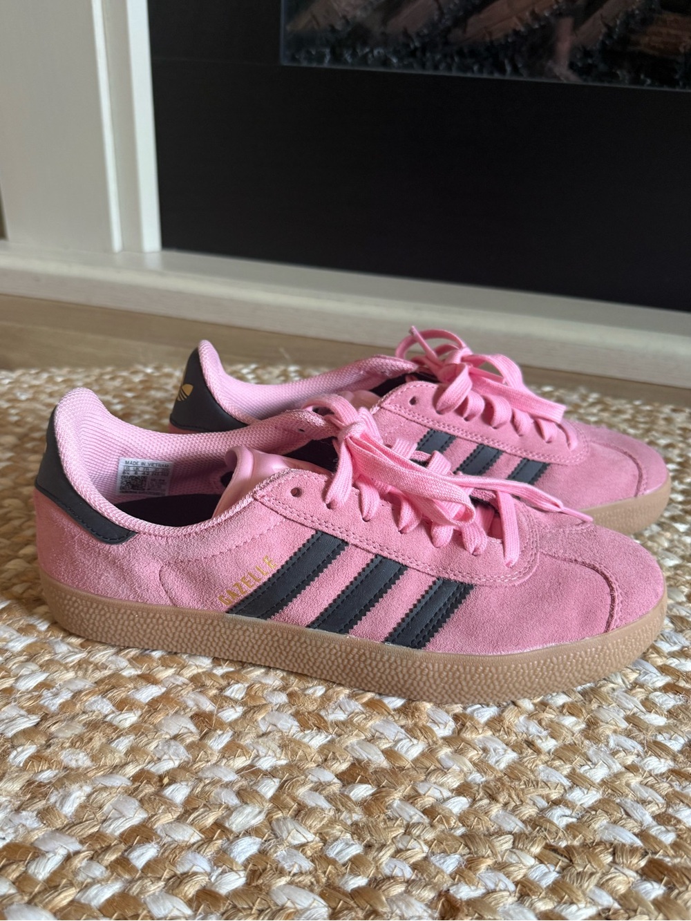 Adidas Gazelle Pink Suede Sneakers Mens 8.5 Fits Womens 9.5 Gum Sole